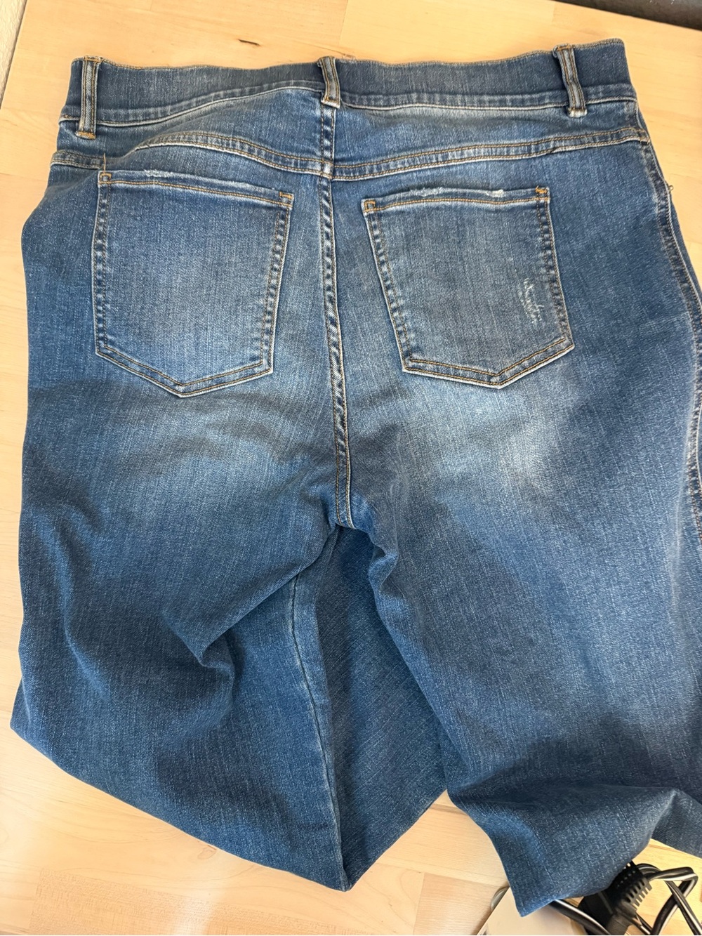 SPANX Women's Straight Leg Jeans in Blue Denim - Picture 4 of 6